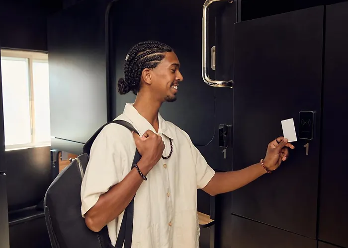 Capsule Hotel Montréal
